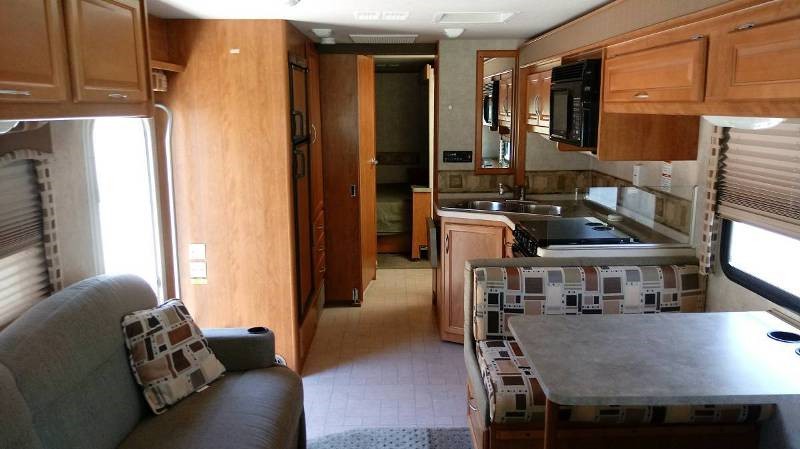 2004 Fleetwood Storm 31A - 003