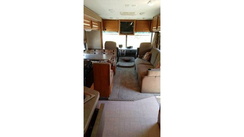 2004 Fleetwood Storm 31A - 005