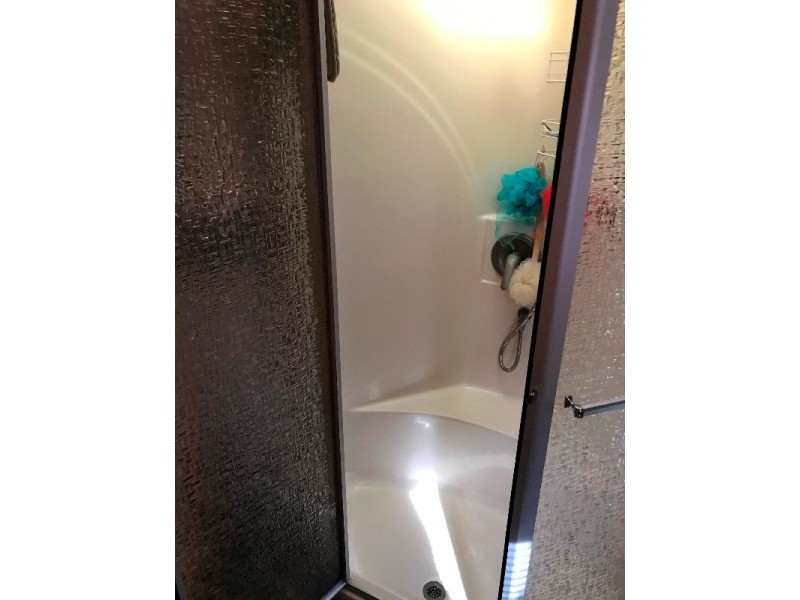 2006 Fleetwood Revolution LE 40E - 009