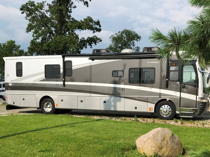 2006 Fleetwood Revolution LE 40E - 016