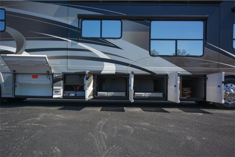 2009 Country Coach Intrigue 550 - 011