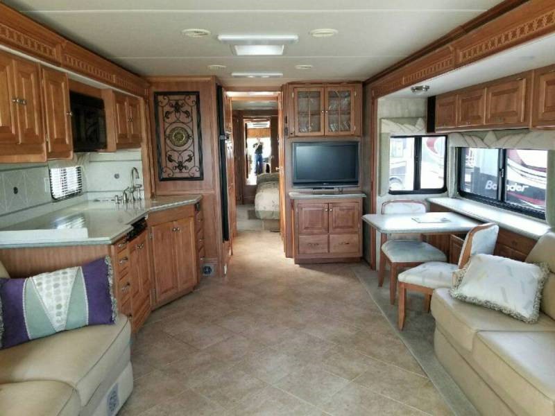 2008 Tiffin Phaeton 36QSH - 003