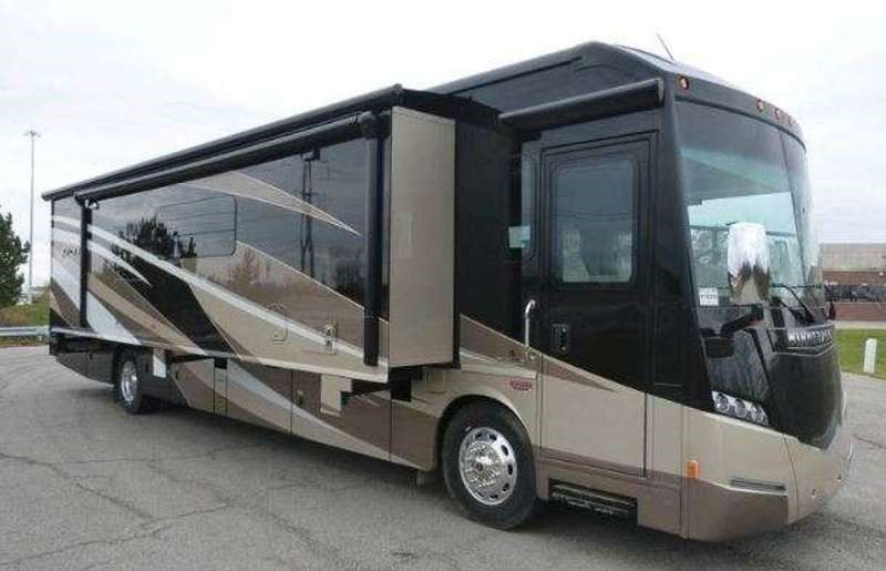 2015 Winnebago Journey  40R - 001