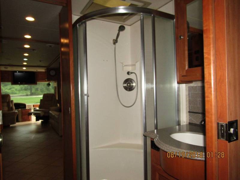 2010 Tiffin Phaeton 40QTH - 018