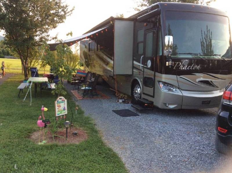2013 Tiffin Phaeton 42LH - 001