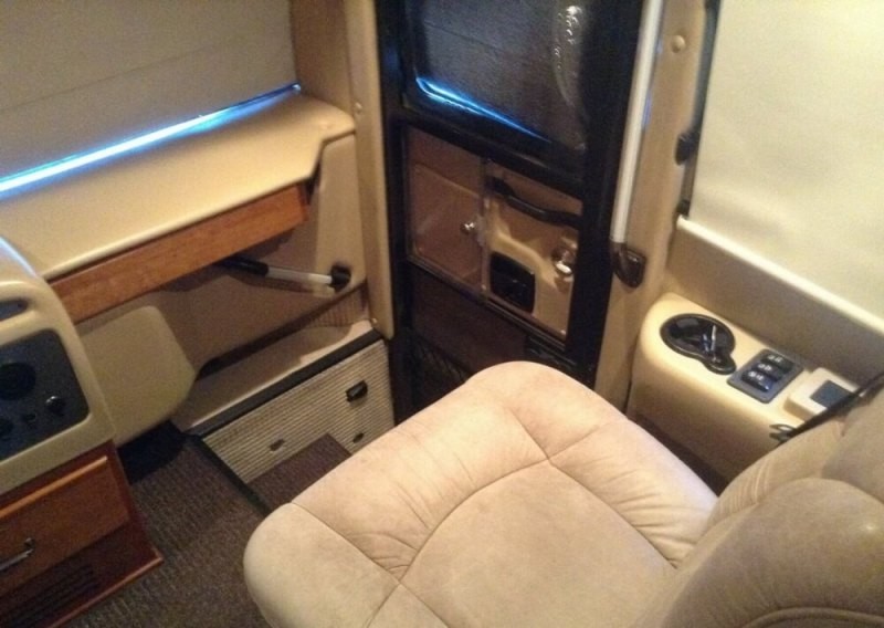 2008 Monaco Dynasty Squire IV - 014