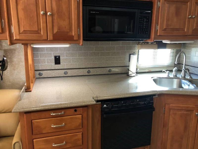 2009 Tiffin Phaeton 40QTH - 007