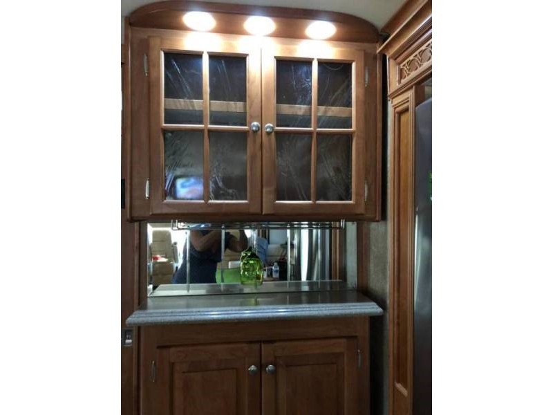 2009 Tiffin Phaeton 40QTH - 009