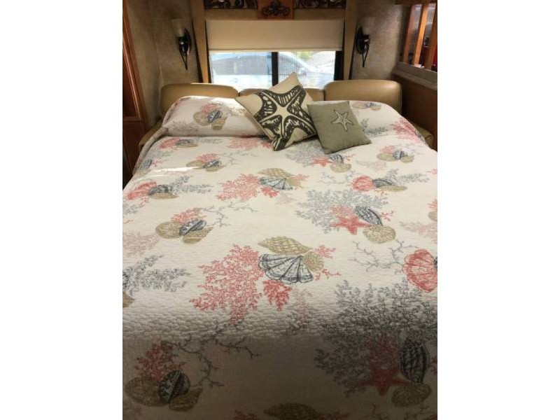 2009 Tiffin Phaeton 40QTH - 016