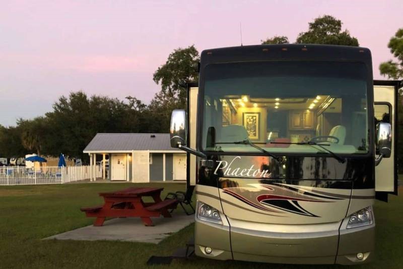 2013 Tiffin Phaeton 40QBH - 002