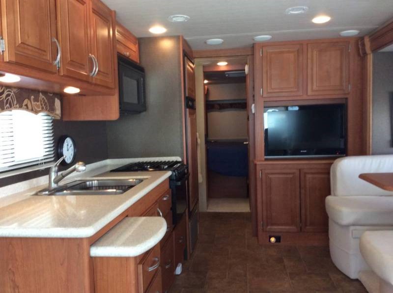 2012 Holiday Rambler Vacationer 32WBD - 003