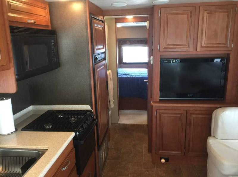 2012 Holiday Rambler Vacationer 32WBD - 008
