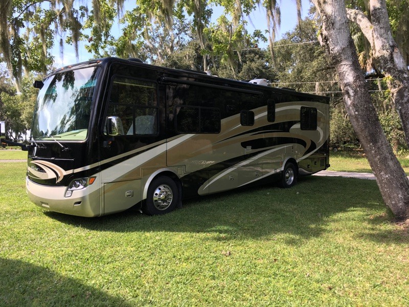 2014 Tiffin Allegro Breeze 32BR - 001