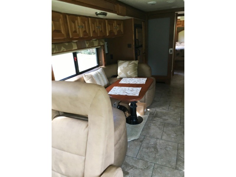 2014 Tiffin Allegro Breeze 32BR - 010