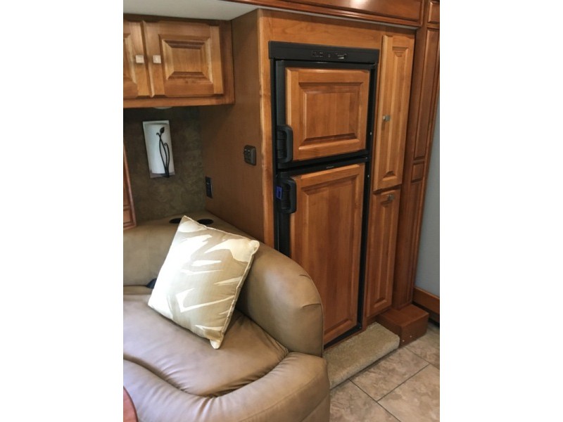 2014 Tiffin Allegro Breeze 32BR - 011