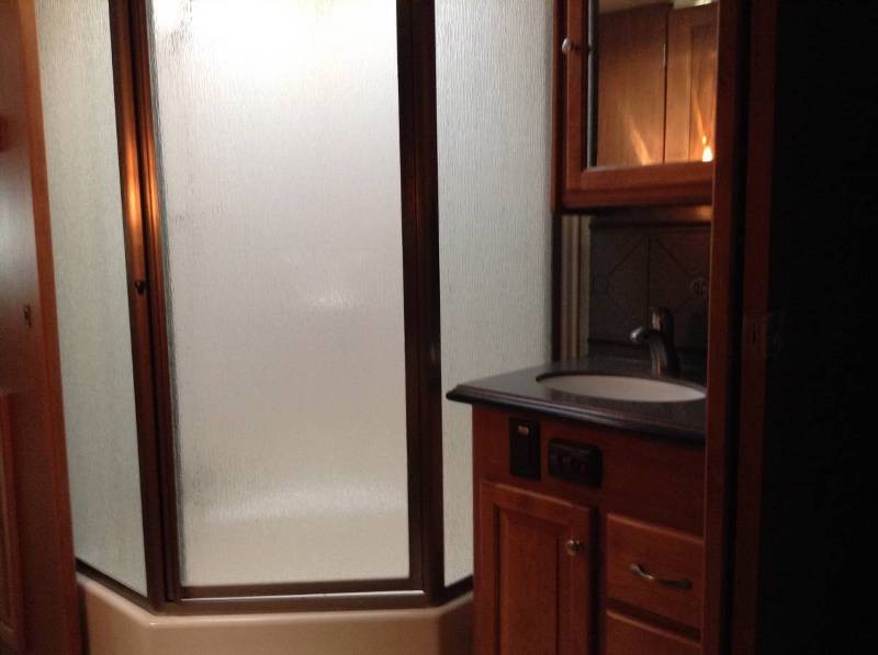 2008 Tiffin Phaeton 40QSH - 017