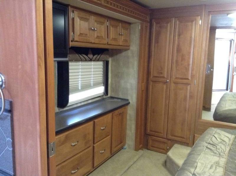 2008 Tiffin Phaeton 40QSH - 019