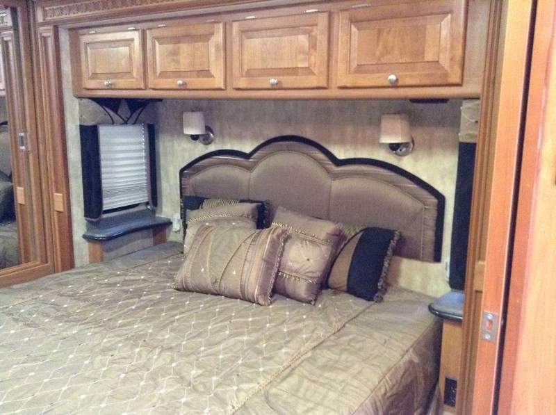 2008 Tiffin Phaeton 40QSH - 021