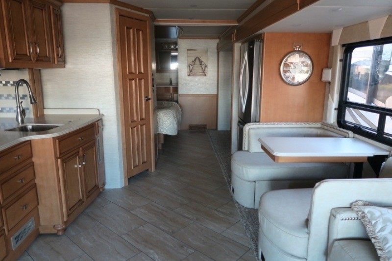 2018 Newmar Ventana LE 3709 - 009