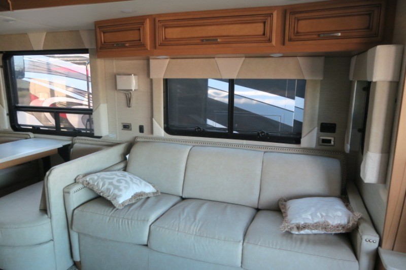 2018 Newmar Ventana LE 3709 - 011