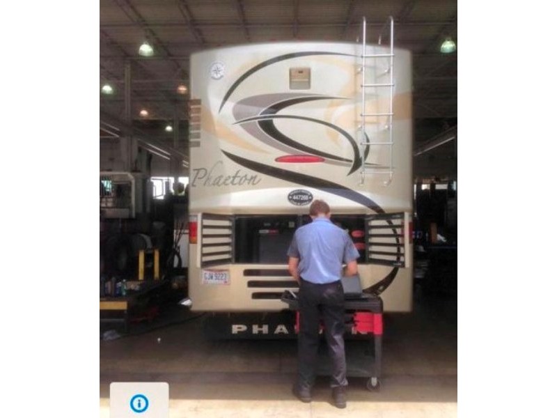 2007 Tiffin Phaeton 40QSH - 023