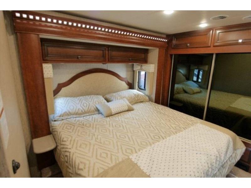 2017 Newmar Bay Star 3516 - 020