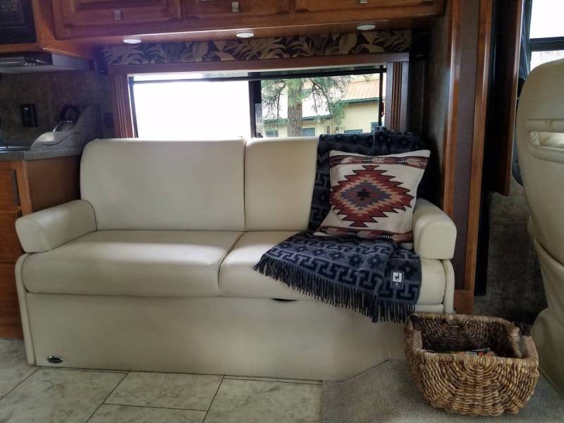 2012 Tiffin Allegro Breeze 32BR - 010
