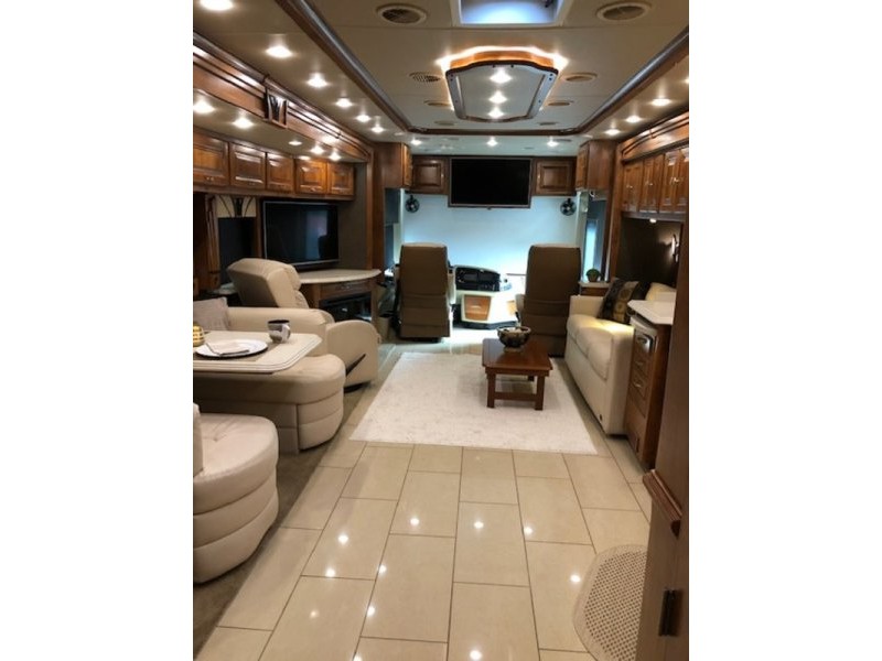 2016 Tiffin Phaeton 40QBH - 011