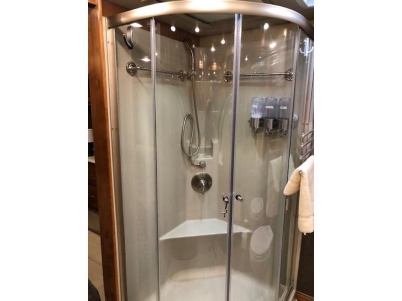 2016 Tiffin Phaeton 40QBH - 027