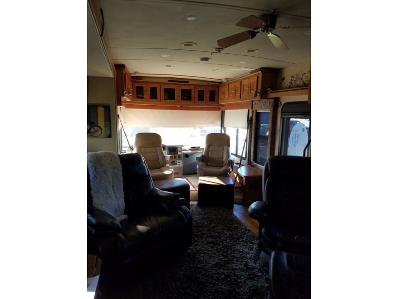 2008 Winnebago Adventurer Limited 39WL- 004