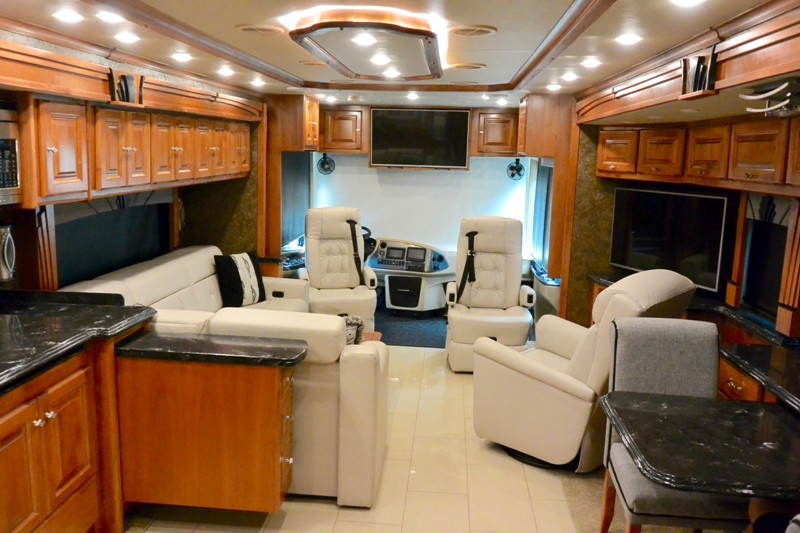 2015 Tiffin Phaeton 36GH - 014