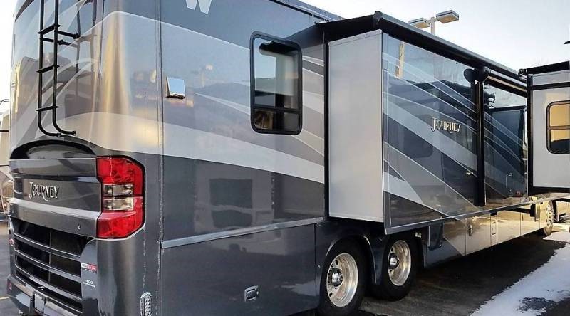 2013 Winnebago Journey 42E - 002