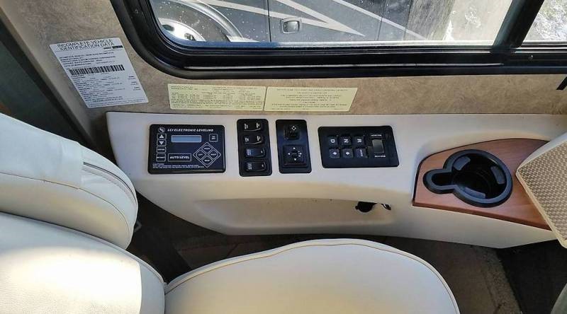 2013 Winnebago Journey 42E - 009