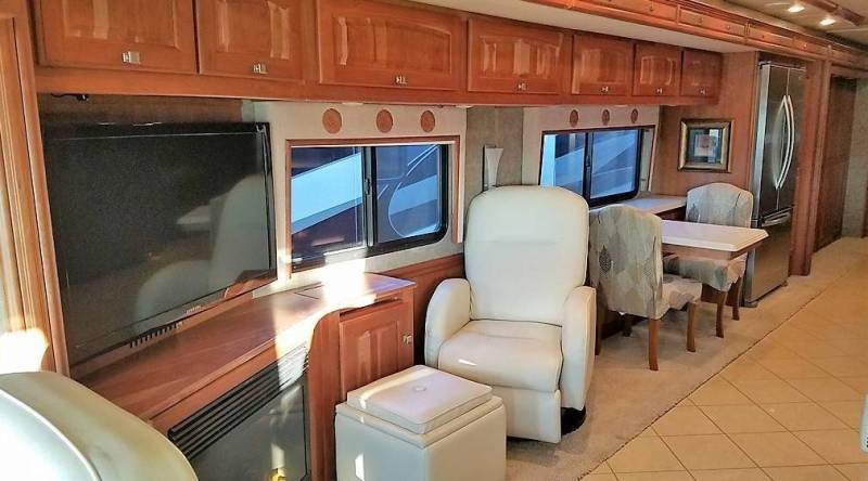 2013 Winnebago Journey 42E - 010