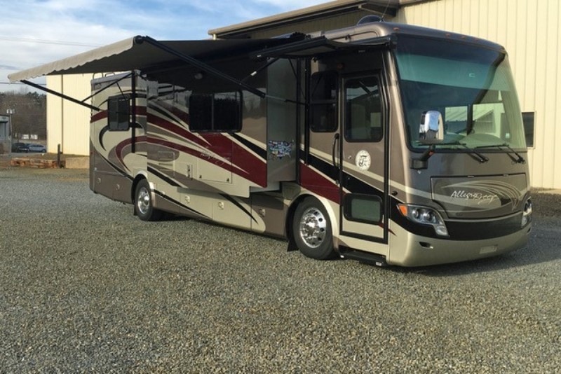 2014 Tiffin Allegro Breeze 32BR - 003