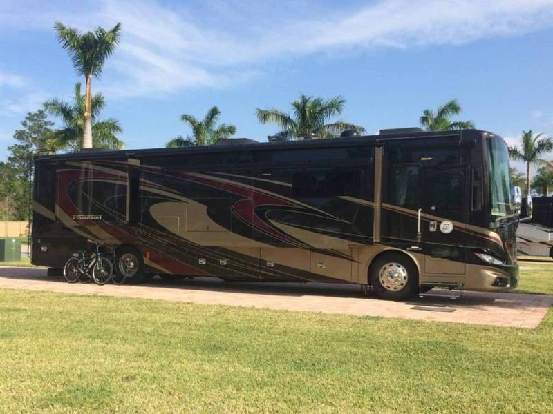 2015 Tiffin Phaeton 40AH