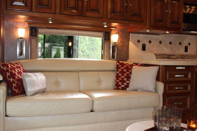 2011 Tiffin Allegro Bus 43QGP - 025