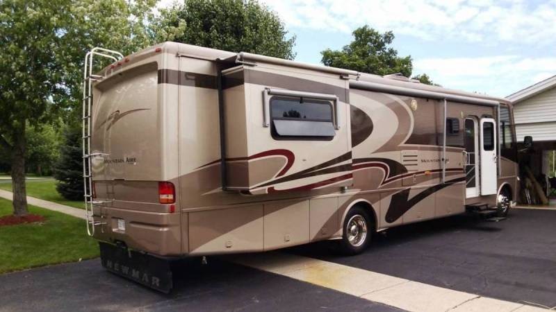 2004 Newmar Mountain Aire 3778 - 003