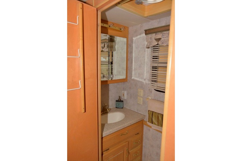 2003 Newmar Dutch Star 4005 - 024