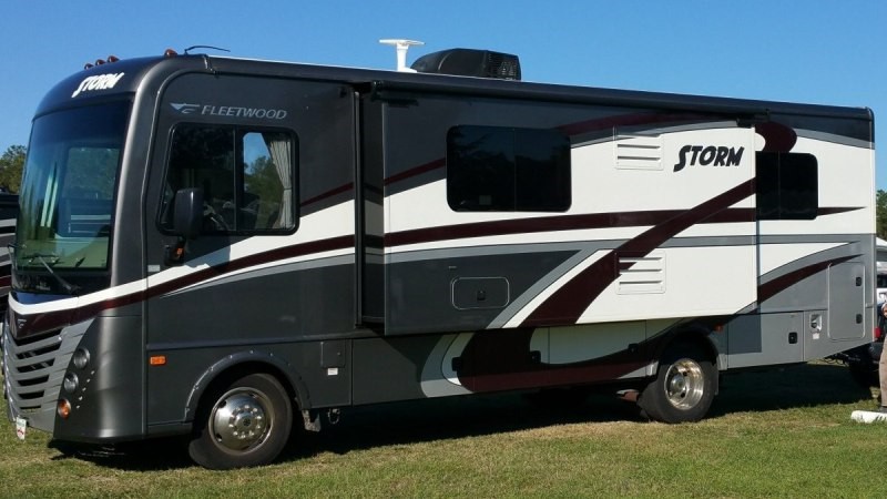 2016 Fleetwood Storm 28MS