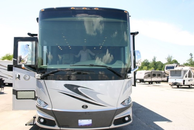 2017 Tiffin Phaeton 36GH - 003