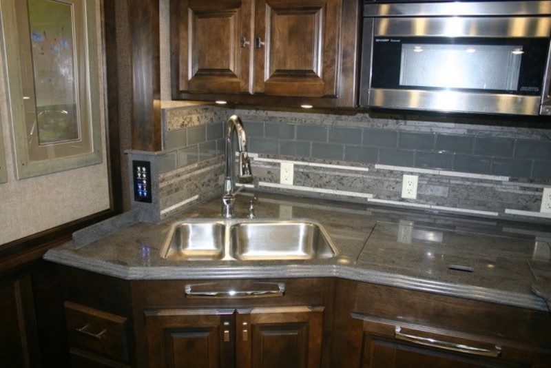 2017 Tiffin Phaeton 36GH - 009