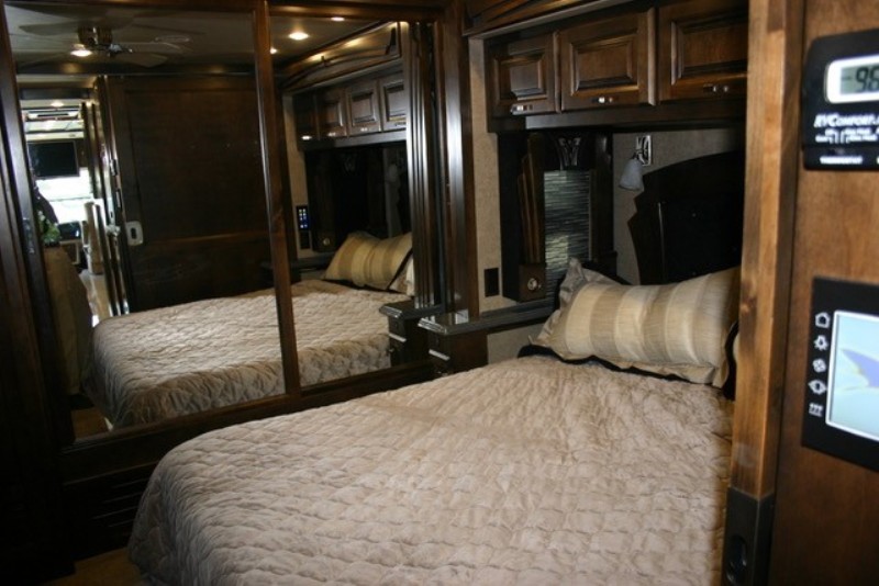 2017 Tiffin Phaeton 36GH - 018