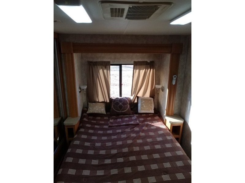 2008 Forest River Berkshire 360QS - 009