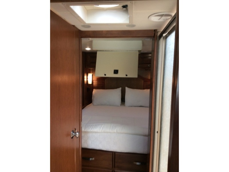 2013 Tiffin Allegro Breeze 32BR - 009