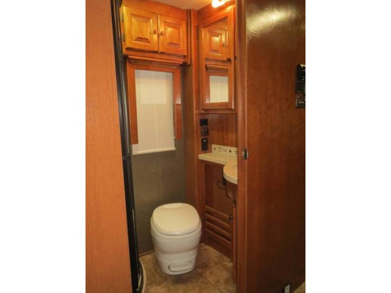 2013 Tiffin Allegro Red 33AA - 017