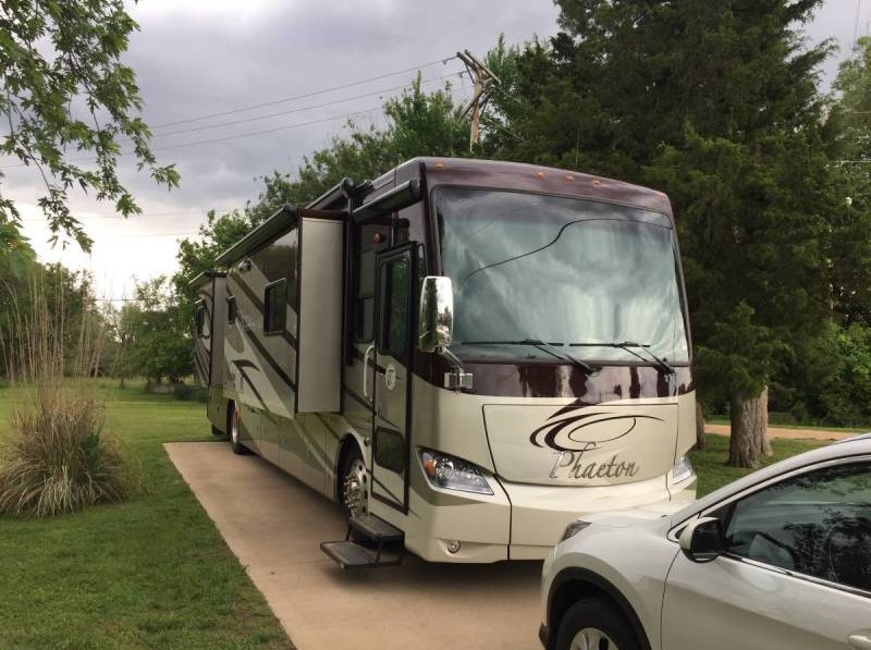 2012 Tiffin Phaeton 40QTH - 001