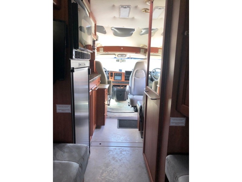 2009 Roadtrek 210 Popular - 002