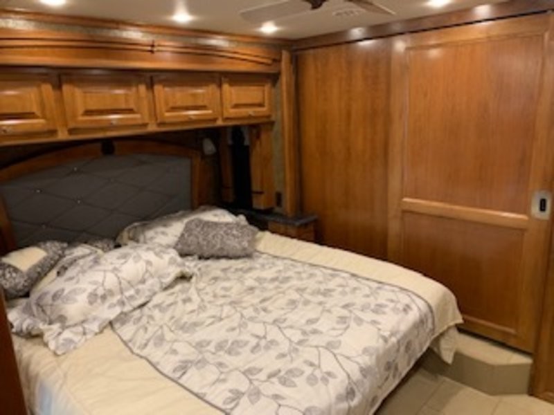 2015 Tiffin Phaeton 40AH - 007