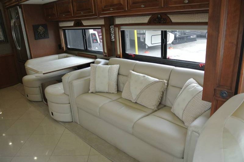 2013 Tiffin Phaeton 40QKH - 010